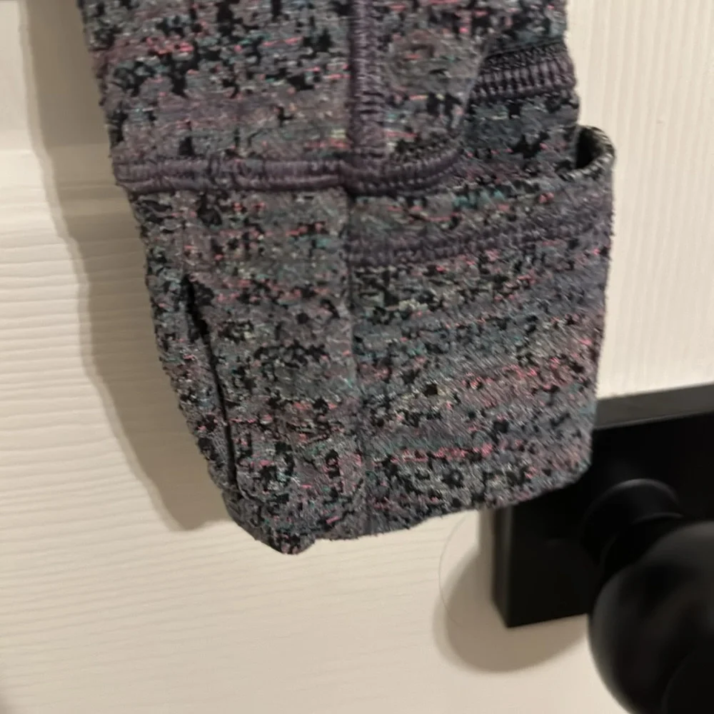 Lululemon pullover - Picture 4 of 5